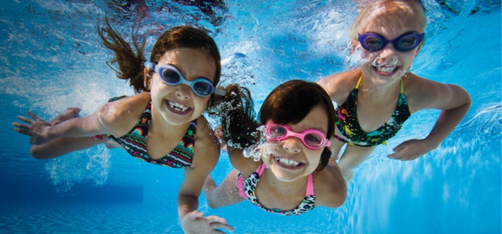 kids swimming